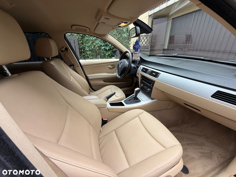 BMW Seria 3 320d xDrive DPF - 6