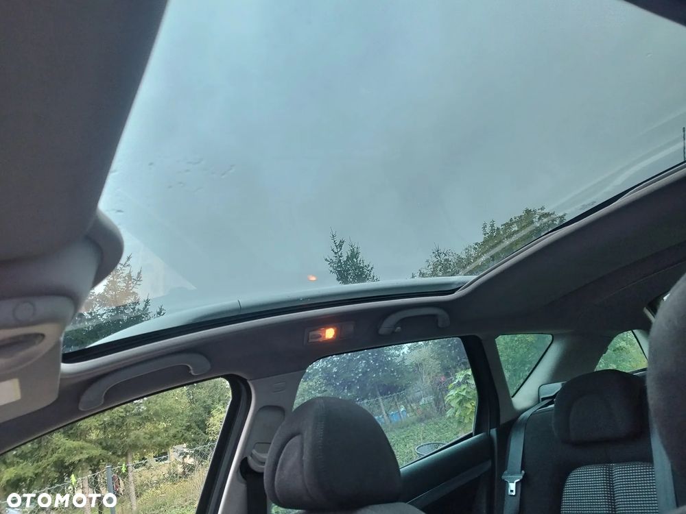 Peugeot 407 2.0 HDI Premium navtech gama - 6