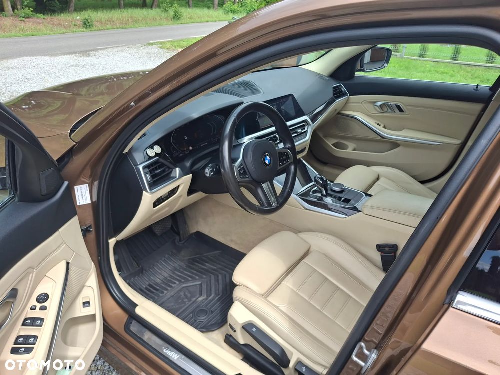 BMW Seria 3 320d xDrive Luxury Line sport - 6