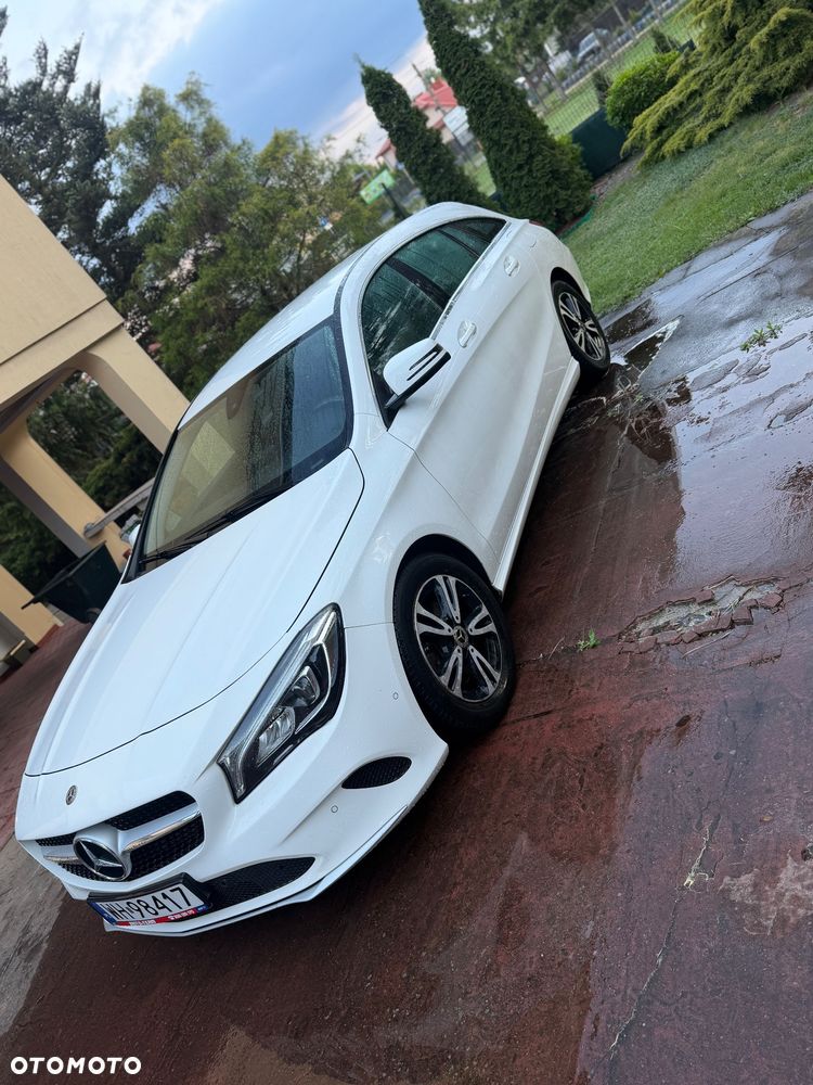 Mercedes-Benz CLA 180 UrbanStyle Edition - 16