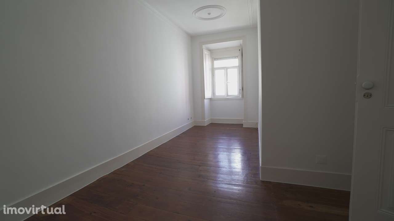 T3 NO CORAÇÃO DOS ANJOS LISBOA, TOTALMENTE RENOVADO - Grande imagem: 2/22