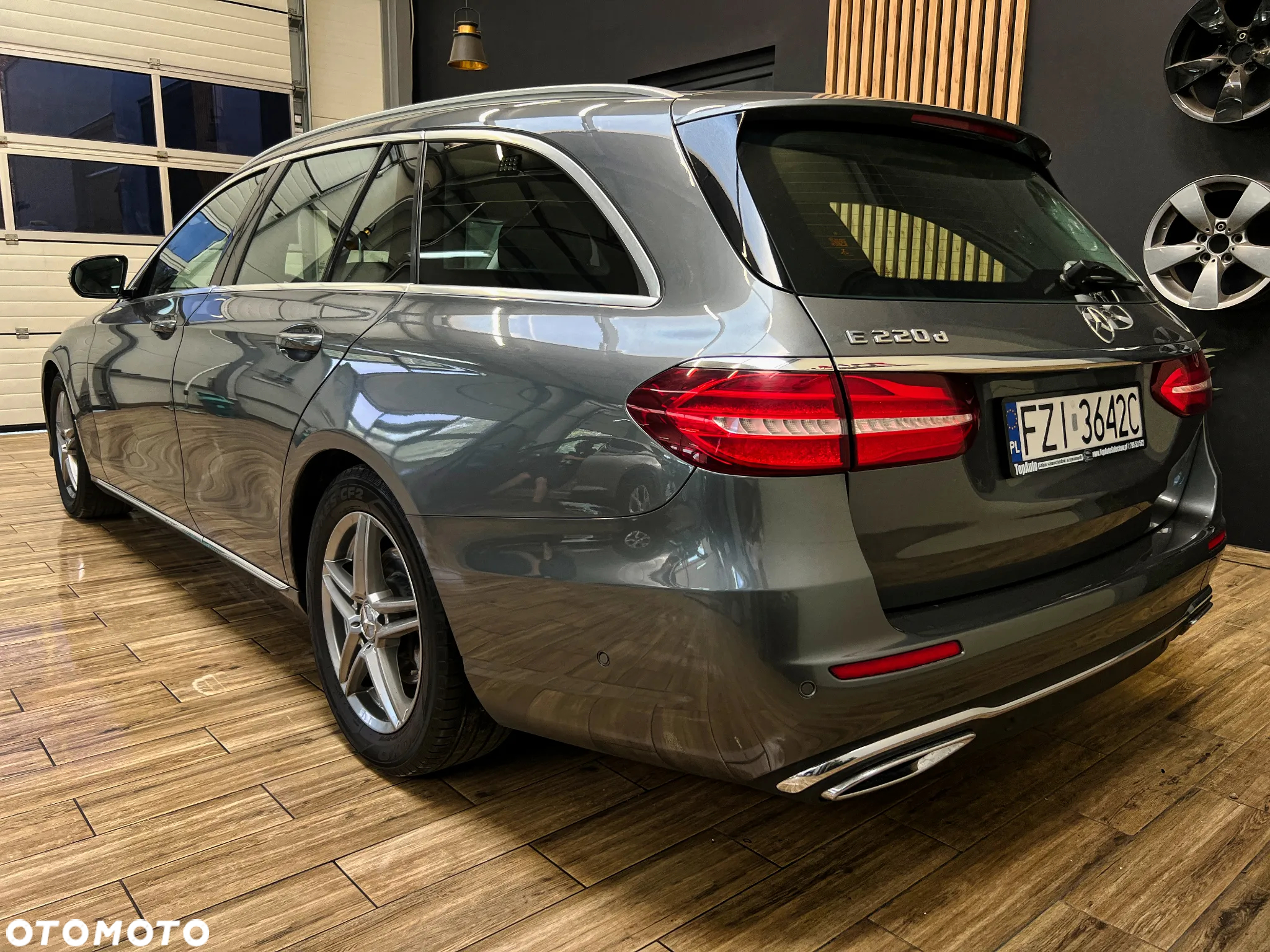 Mercedes-Benz Klasa E 220 d - 10