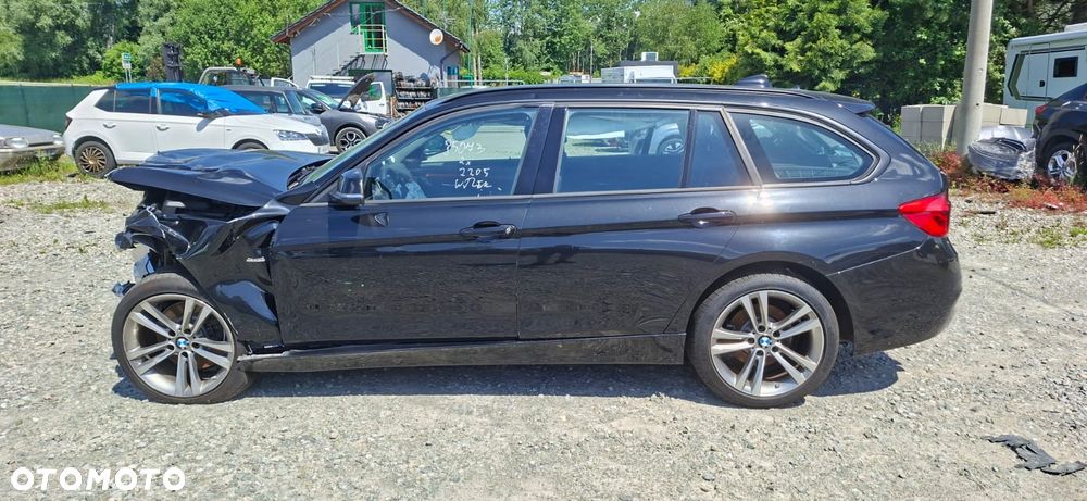 BMW Seria 3 330i xDrive - 4