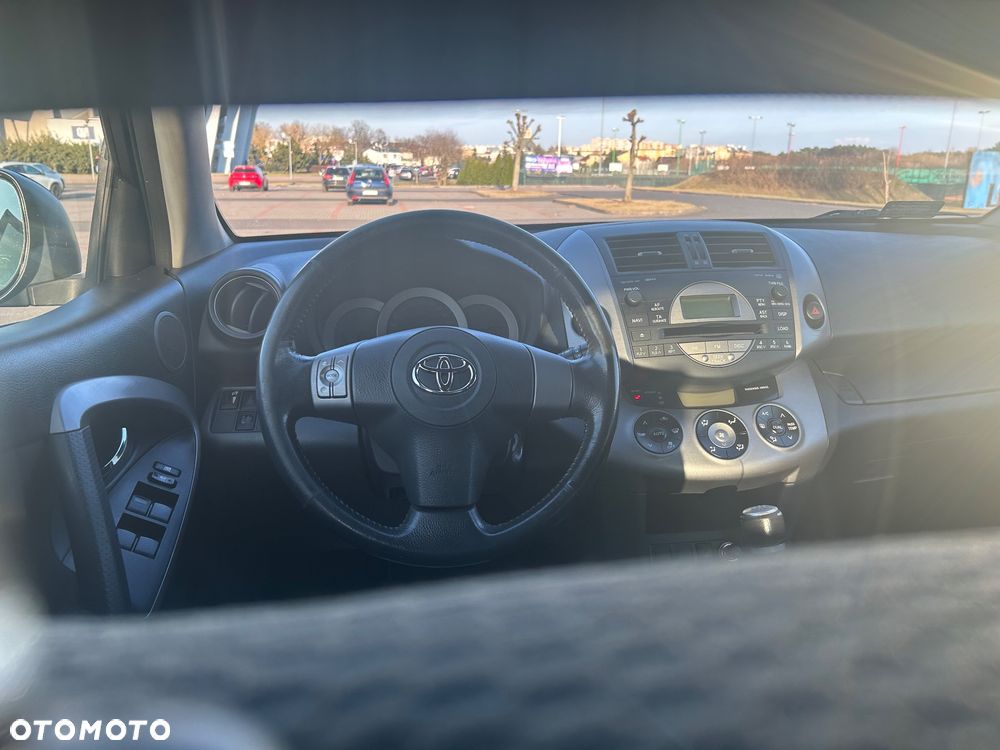 Toyota RAV4 2.2 D-4D Prestige - 22