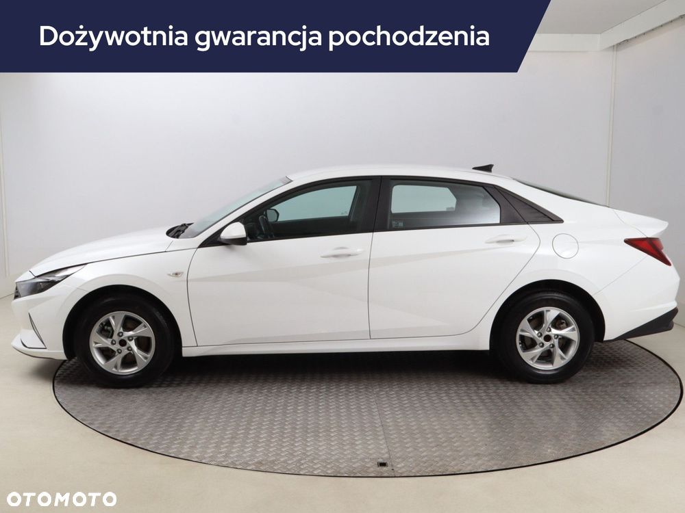 Hyundai Elantra - 4