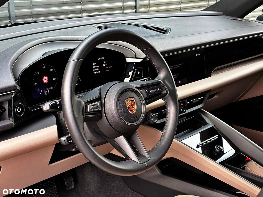 Porsche Macan - 24