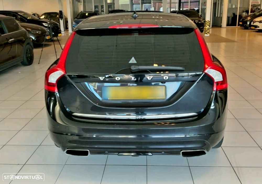 Volvo V60 2.4 D6 R-Design Mom.AWD Phev - 5