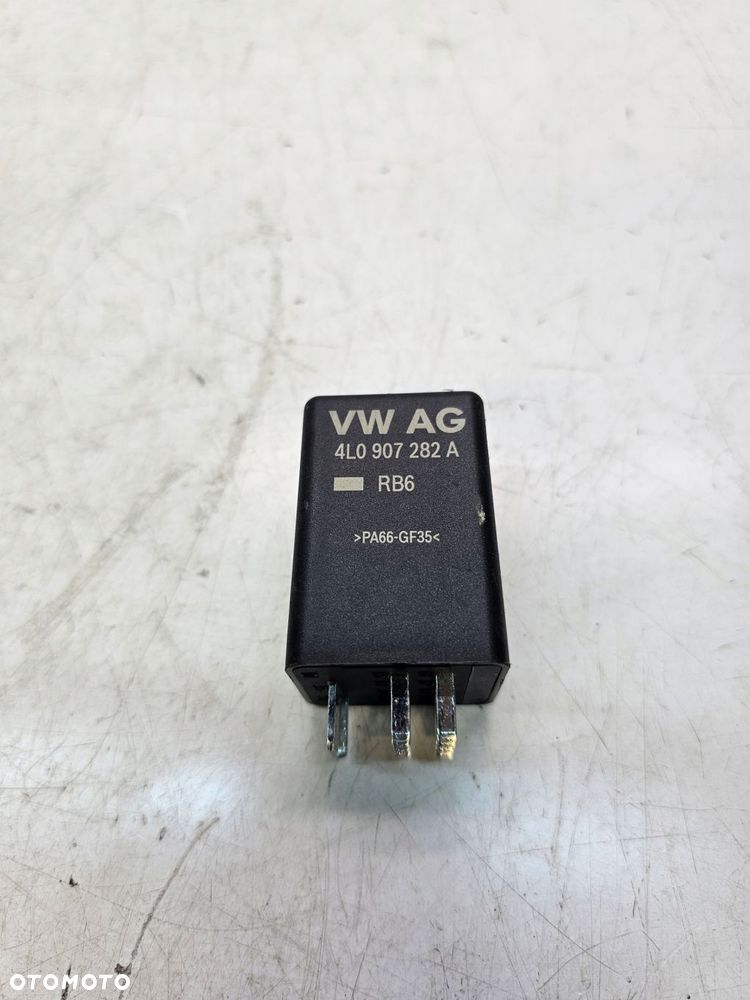 PRZEKAŹNIK ŚWIEC ŻAROWYCH AUDI VW SEAT 4L0907282A 651 - 4