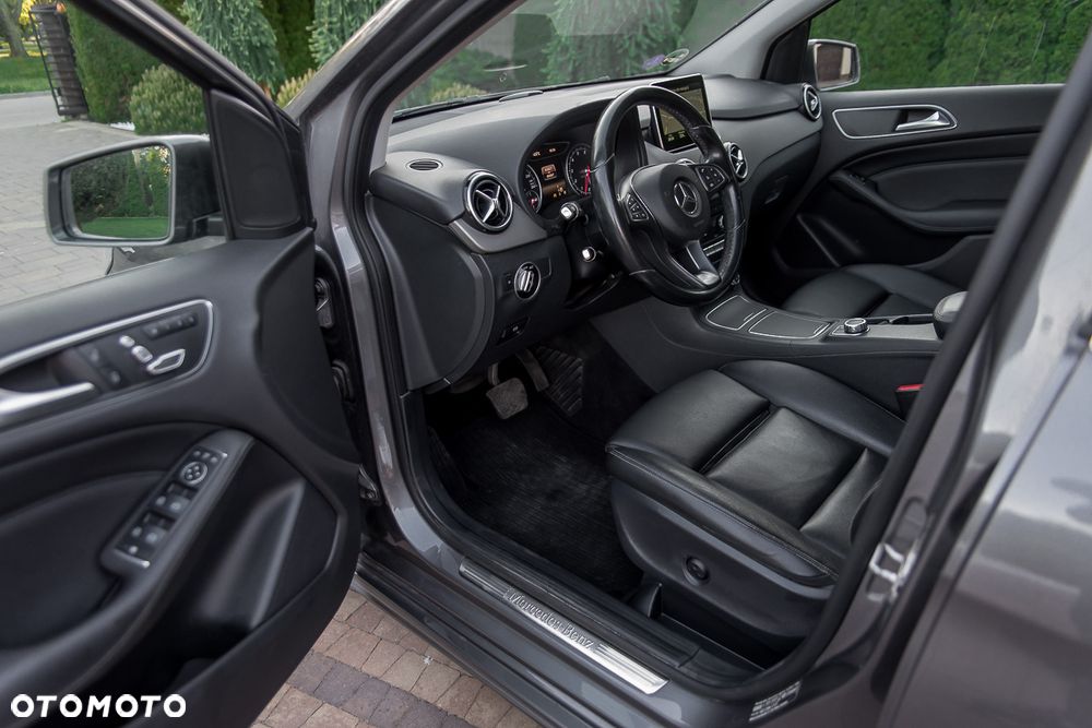 Mercedes-Benz Klasa B 180 7G-DCT Style - 20