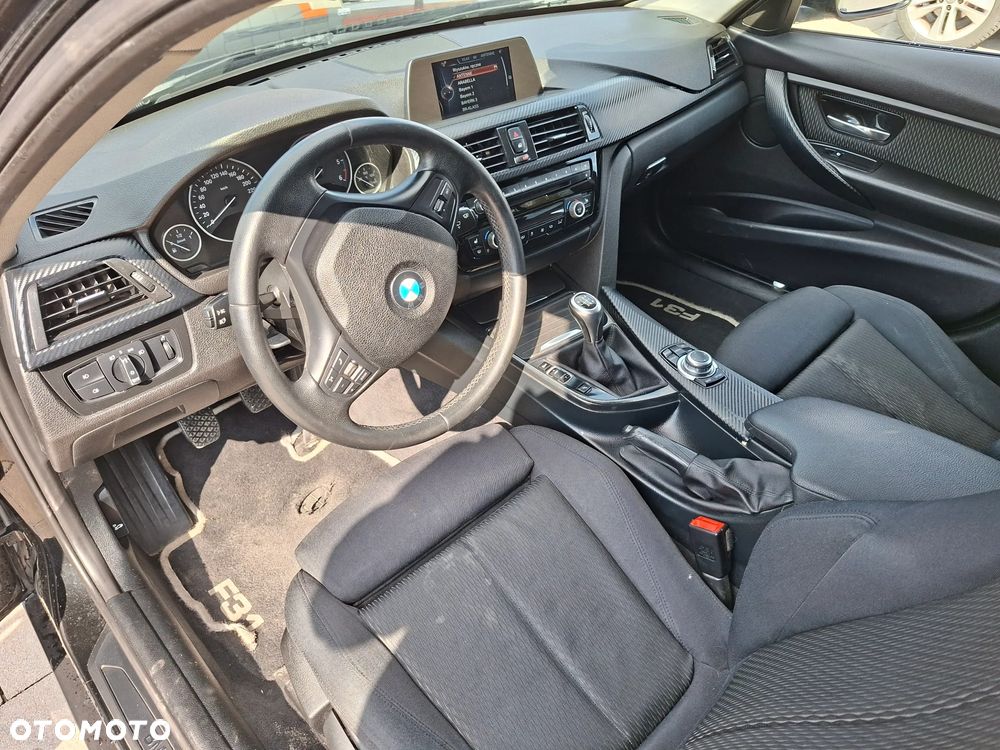 BMW Seria 3 320d - 10