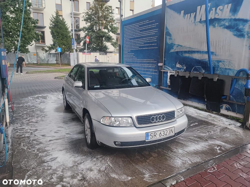 Audi A4 - 1