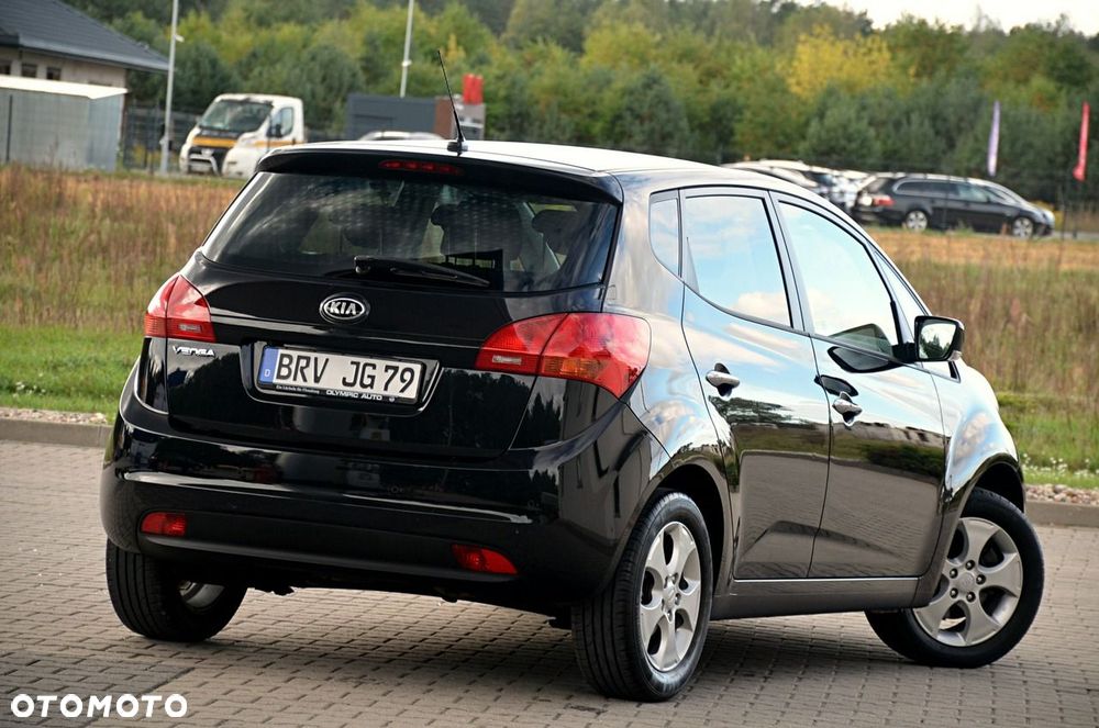Kia Venga - 8