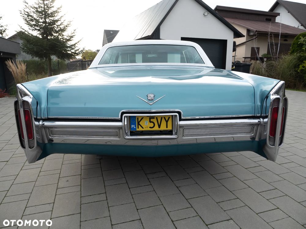 Cadillac Deville - 21