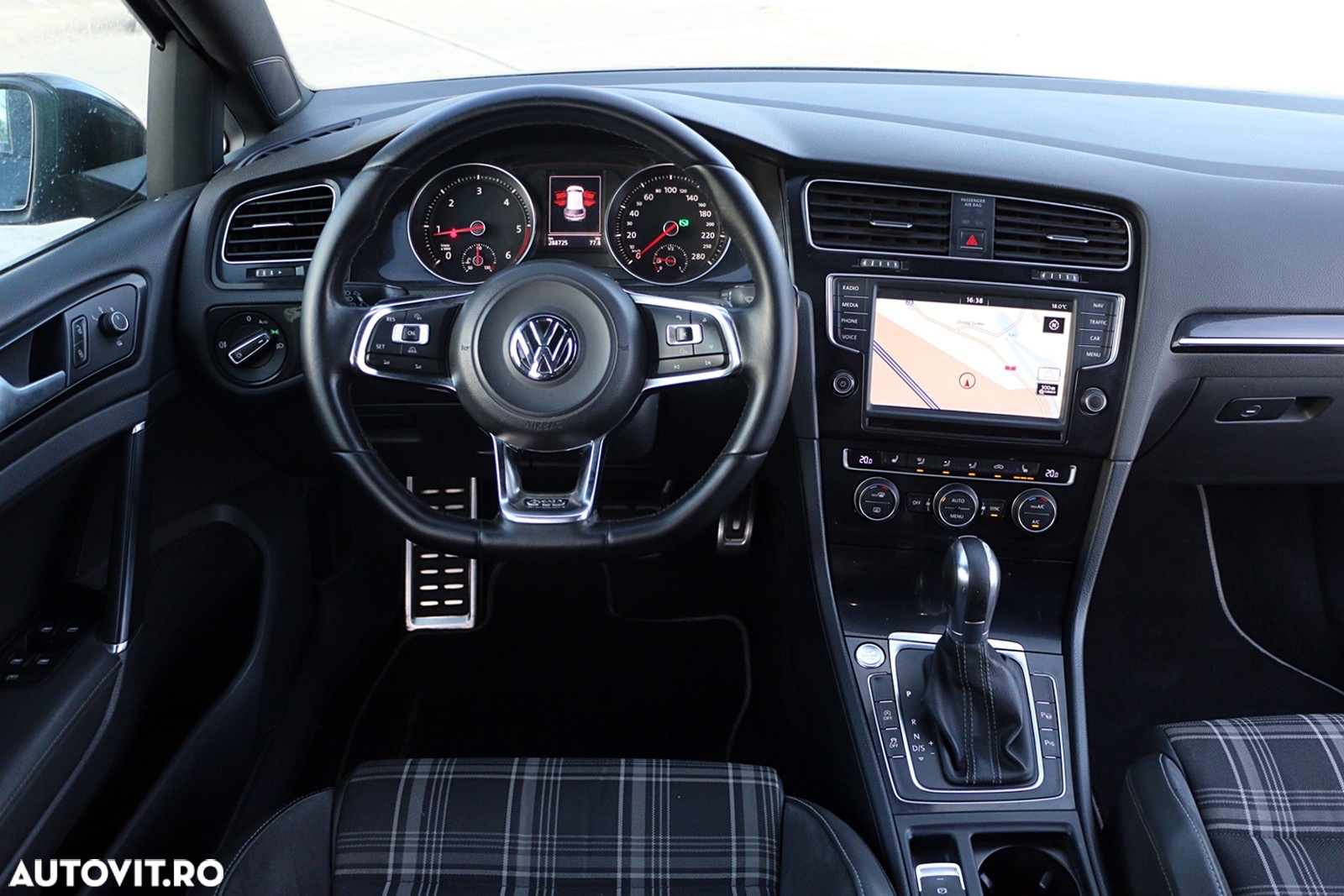 Volkswagen Golf 2.0 TDI DPF BMT DSG GTD - 14