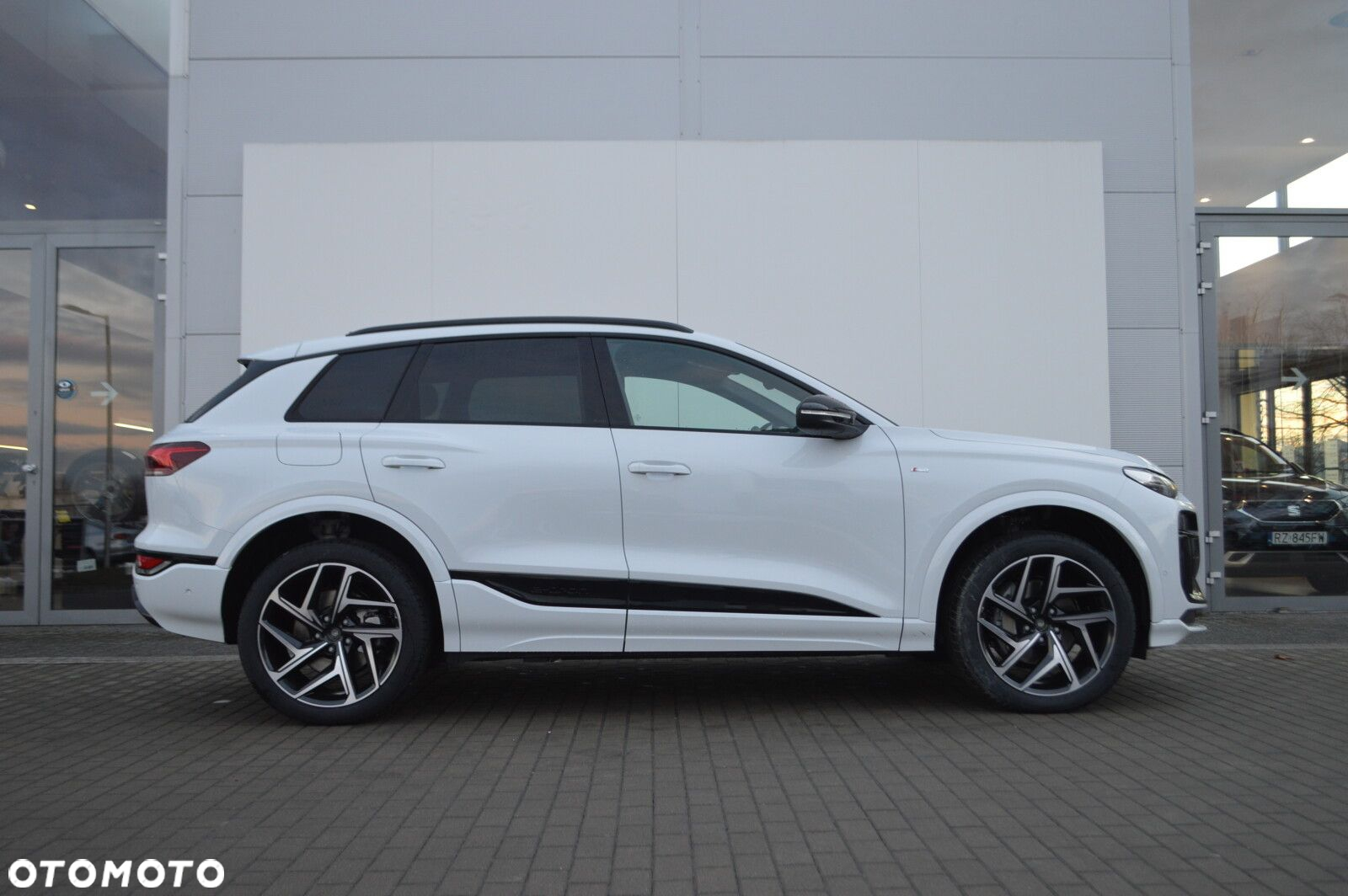 Audi Q6 e-tron - 6