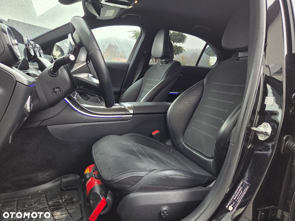 Mercedes-Benz Klasa C 300 4MATIC 9G-TRONIC - 30