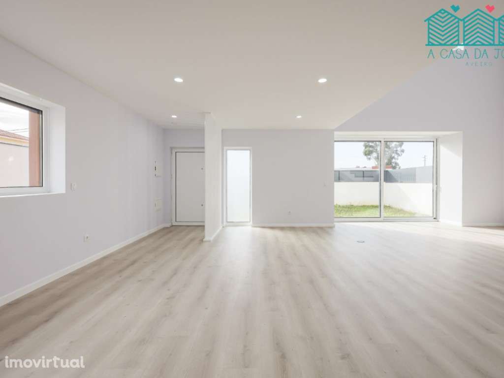 Moradia T4 e Garagem Fechada em Aradas - Grande imagem: 5/48