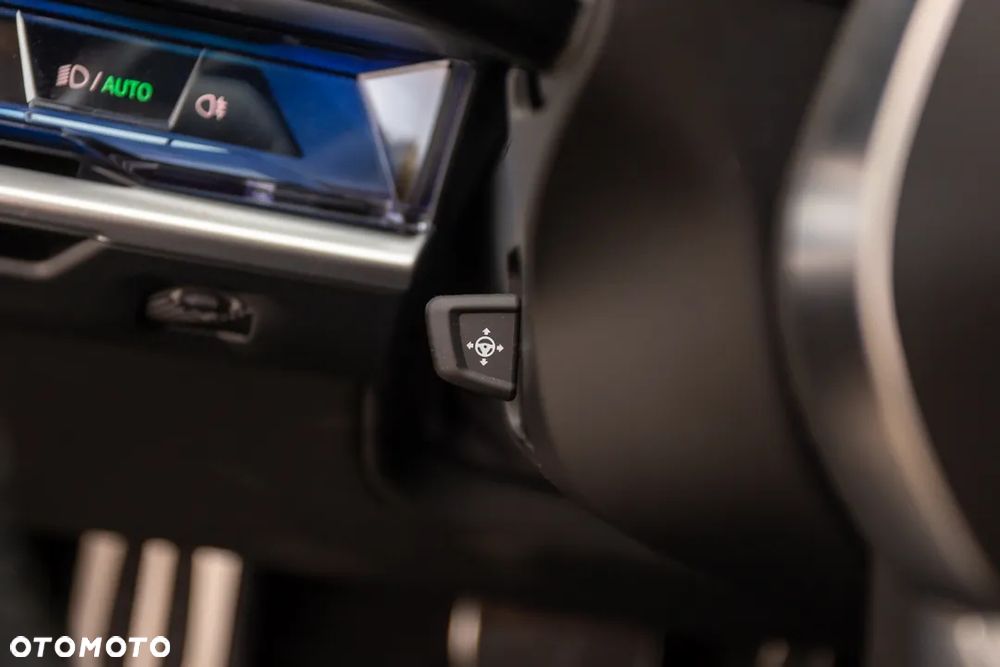 BMW Seria 7 740d xDrive sport - 32