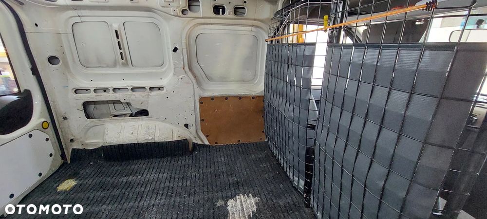 Ford TRANSIT CONNECT MK1 - 10