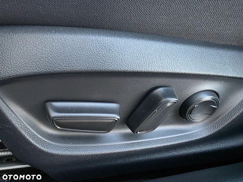 Toyota Camry 2.5 Hybrid Comfort CVT - 9