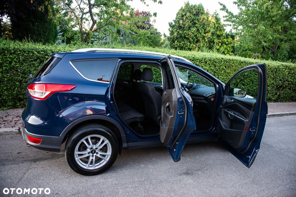 Ford Kuga 2.0 TDCi 2x4 Titanium - 16