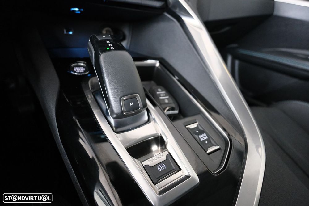 Peugeot 3008 1.2 PureTech Allure Pack EAT8 - 28