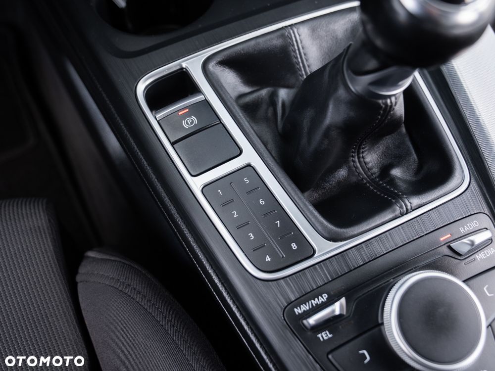Audi A4 Avant 2.0 TDI DPF S line Sportpaket - 33