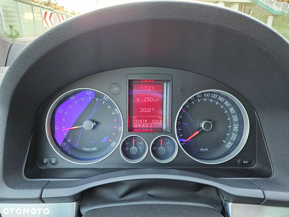 Volkswagen Golf 2.0 GTI DSG - 25