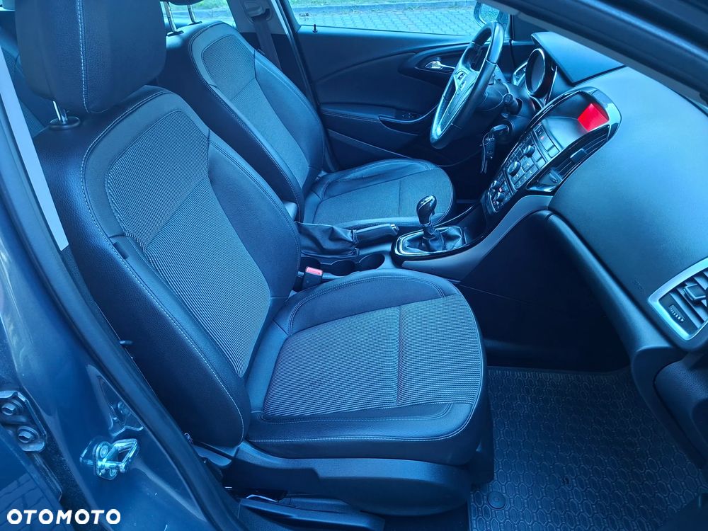 Opel Astra 1.4 T Cosmo - 27