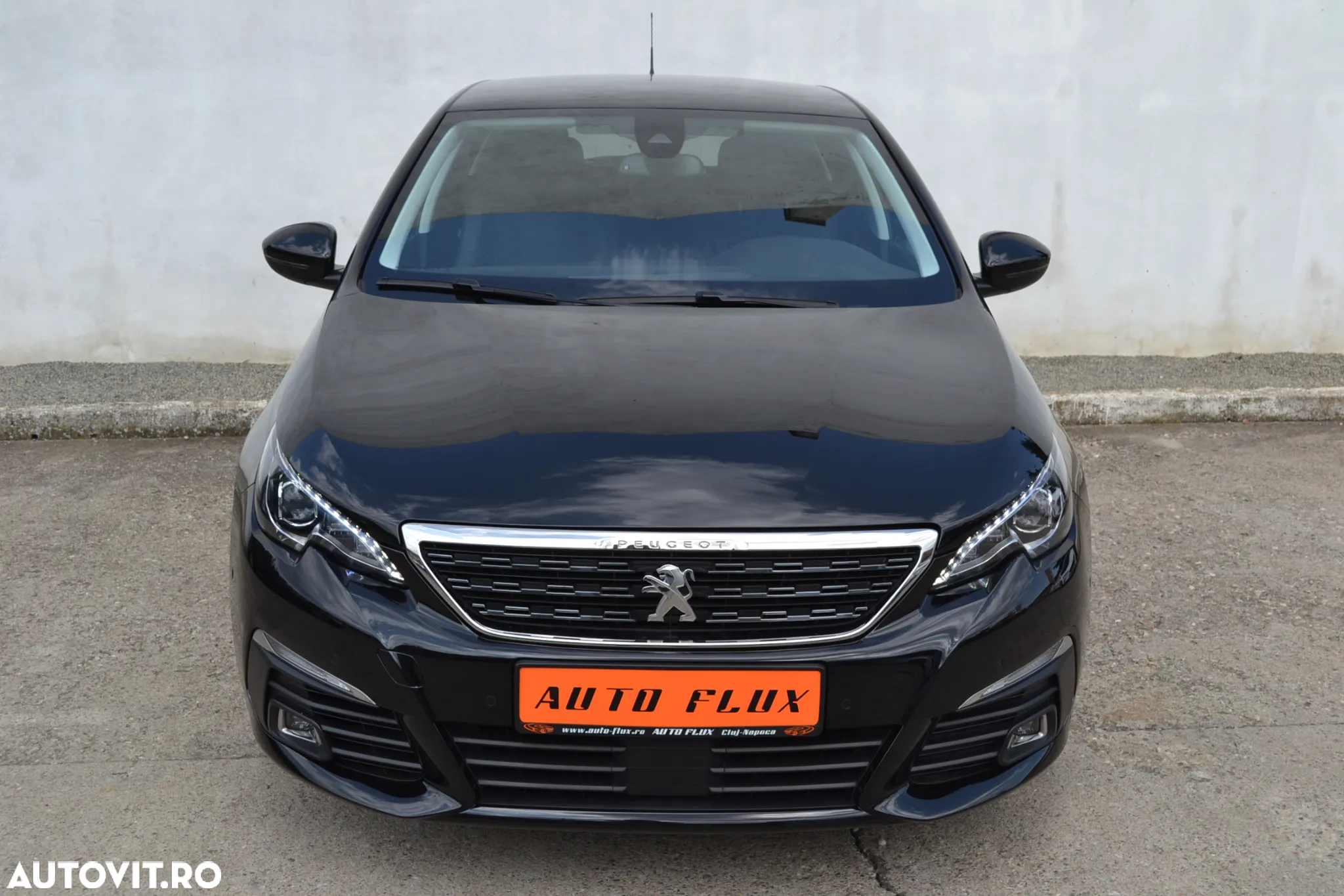 Peugeot 308 PureTech 130 EAT8 Allure - 2