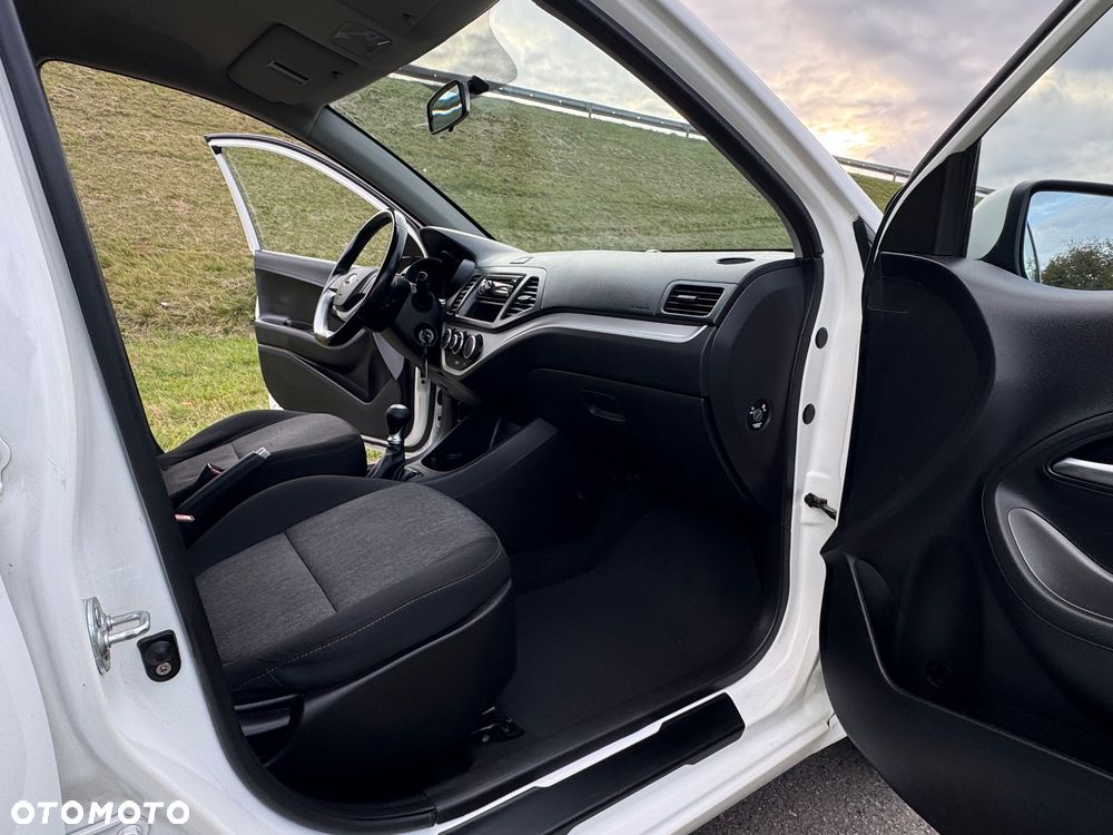 Kia Picanto 1.0 Fifa World Cup Edition - 26