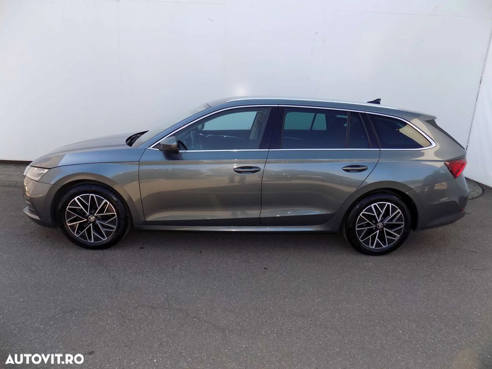Skoda Octavia 2.0 TDI STYLE DSG - 2
