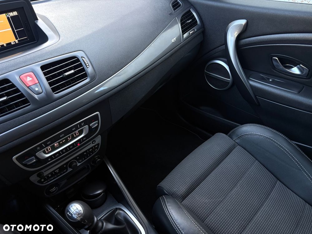 Renault Megane TCe 180 GT - 24