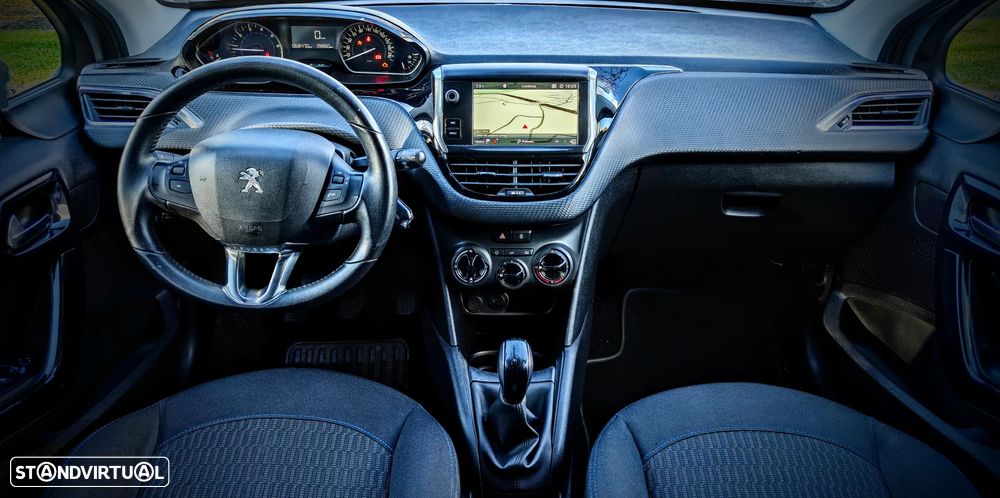 Peugeot 208 PureTech 110 Stop & Start Signature - 9