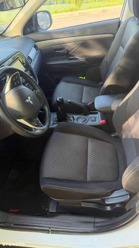 Mitsubishi Outlander - 5
