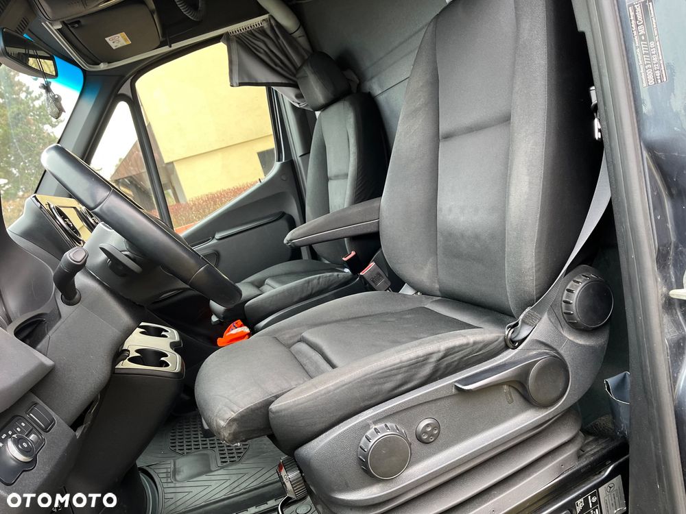 Mercedes-Benz SPRINTER - 11