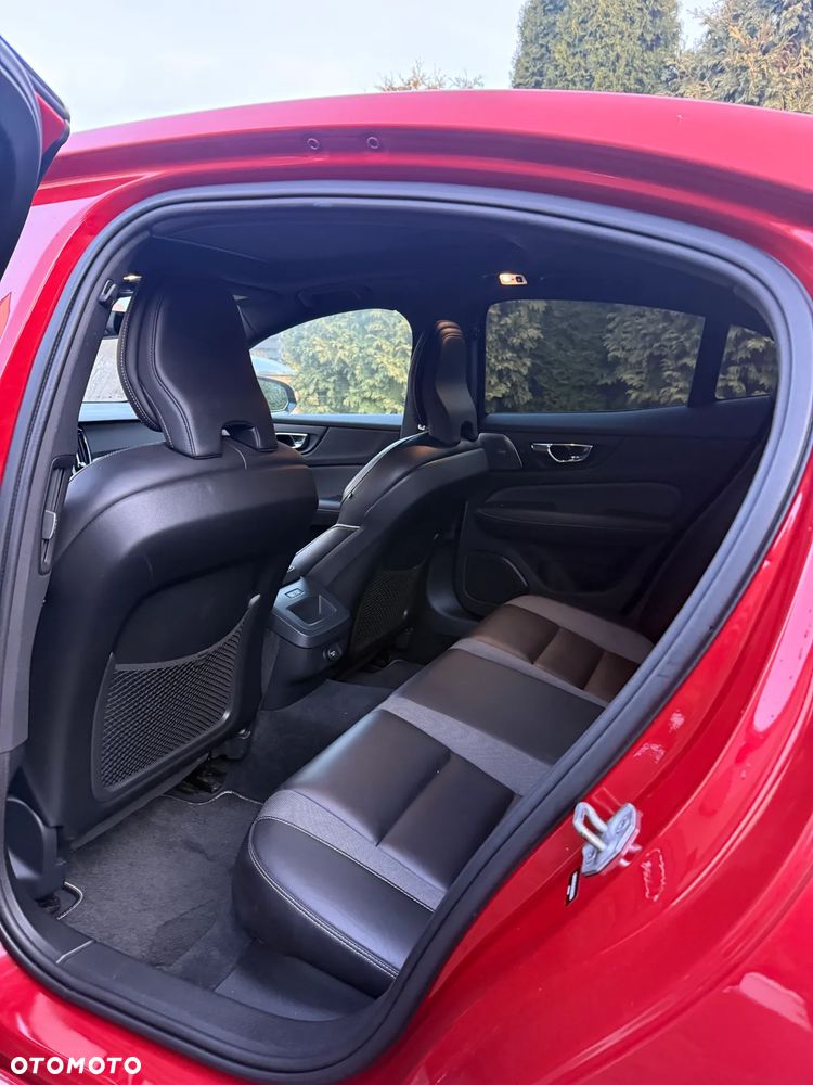 Volvo S60 T6 AWD Geartronic RDesign - 24