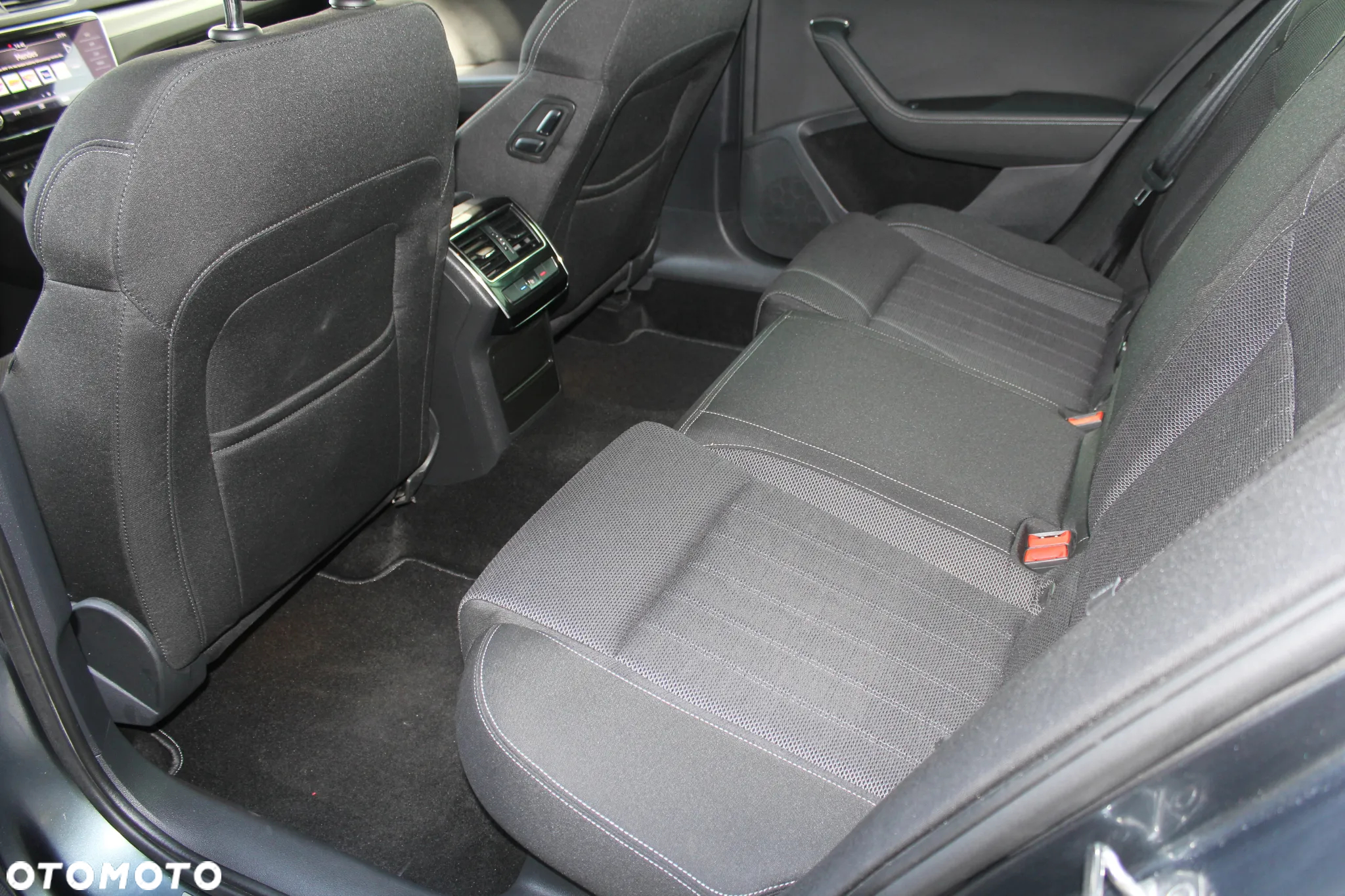 Skoda Superb 2.0 TDI DSG Ambition - 19