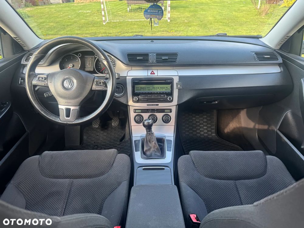 Volkswagen Passat - 5
