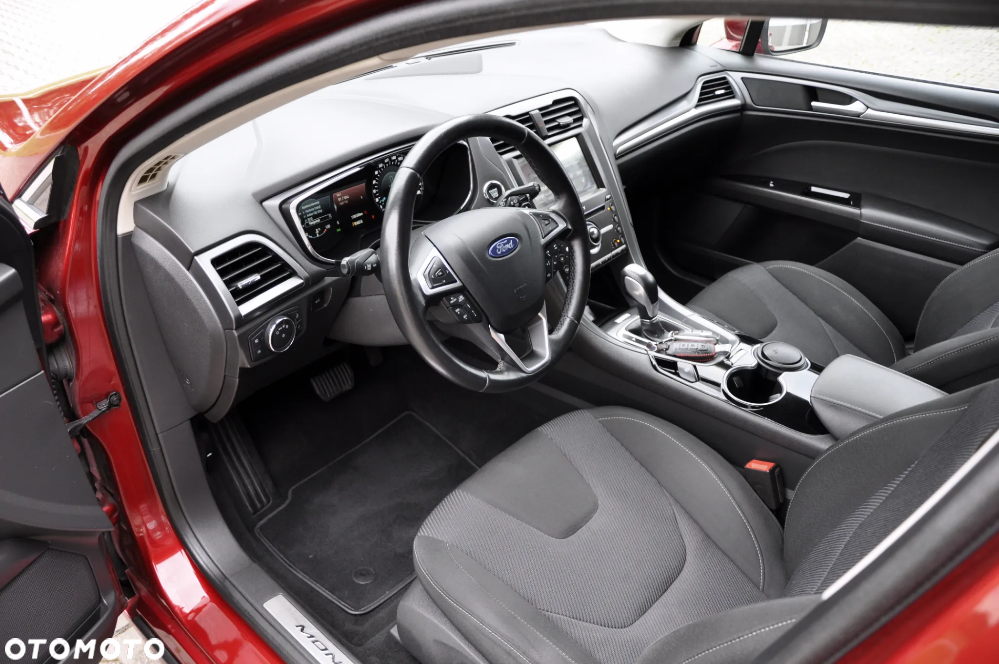 Ford Mondeo 2.0 TDCi Titanium PowerShift - 19