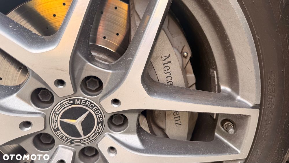 Mercedes-Benz GLC 300 4Matic 9G-TRONIC AMG Line - 24