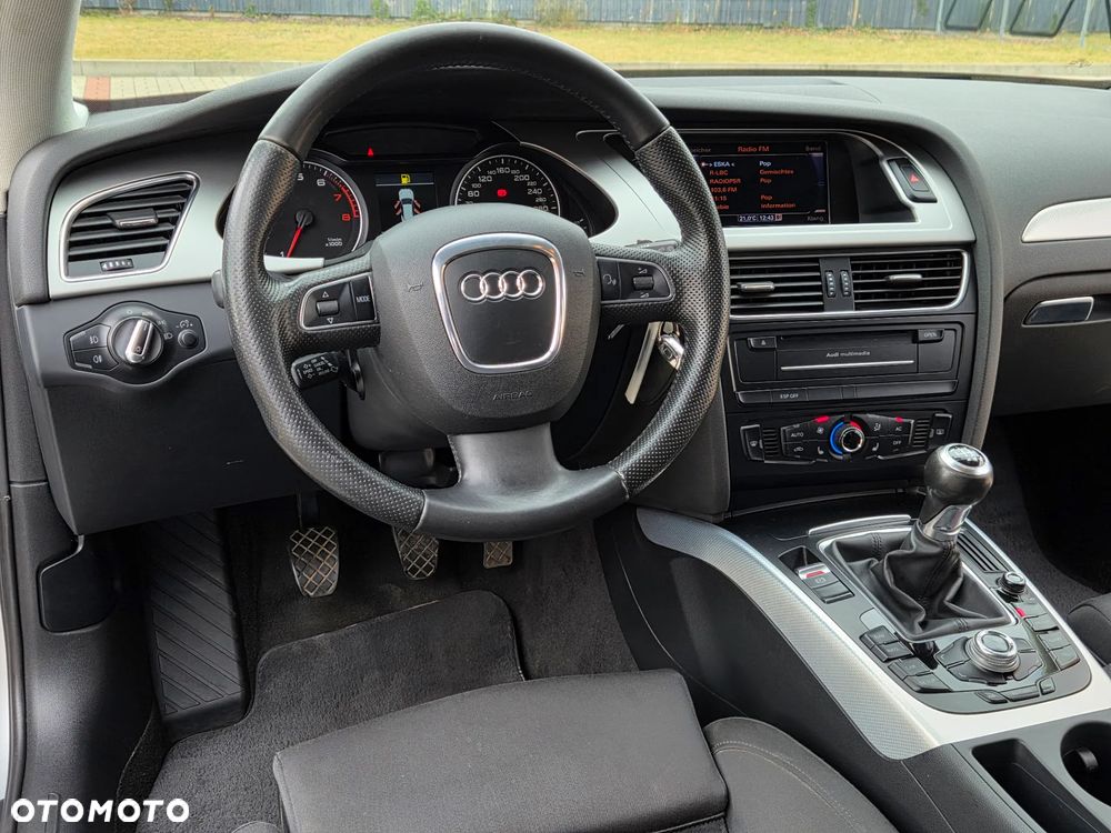 Audi A4 Avant 1.8 TFSI quattro Ambiente - 28