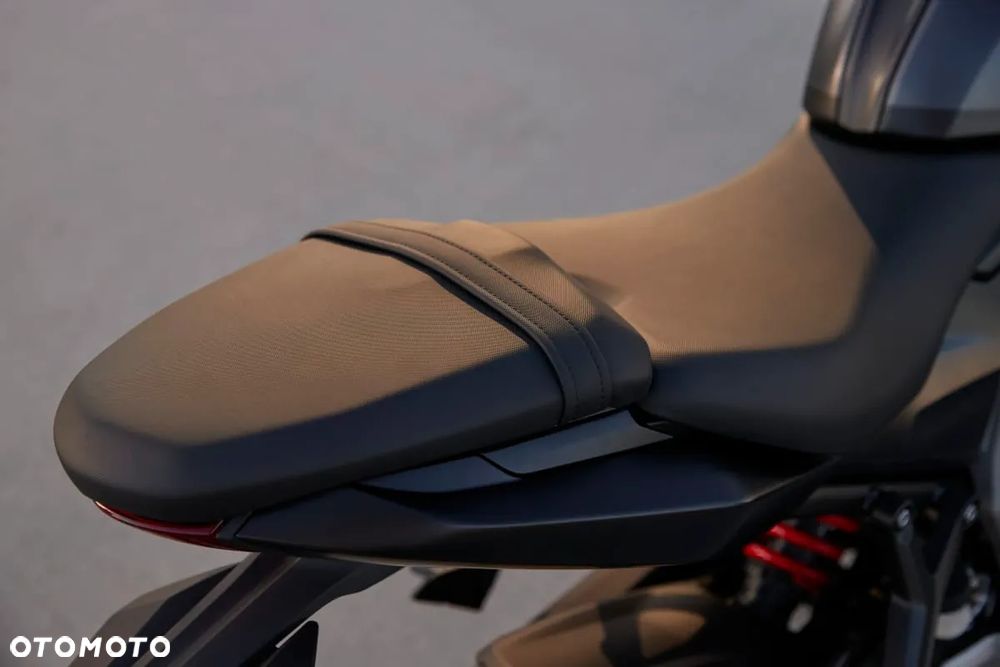 Triumph Daytona - 9