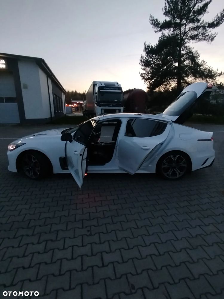 Kia Stinger 3.3 T-GDI V6 GT AWD - 12