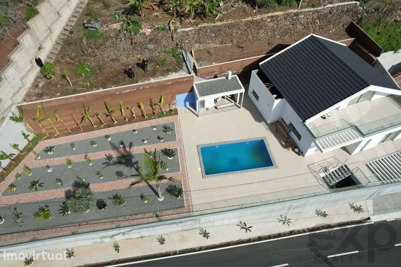 MORADIA MODERNA DE FRENTE PARA O MAR - APENAS A UMA CURTA CAMINHADA DA - Grande imagem: 5/14