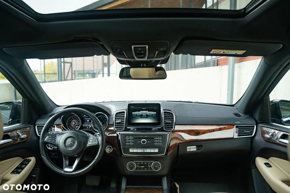 Mercedes-Benz GLS - 14