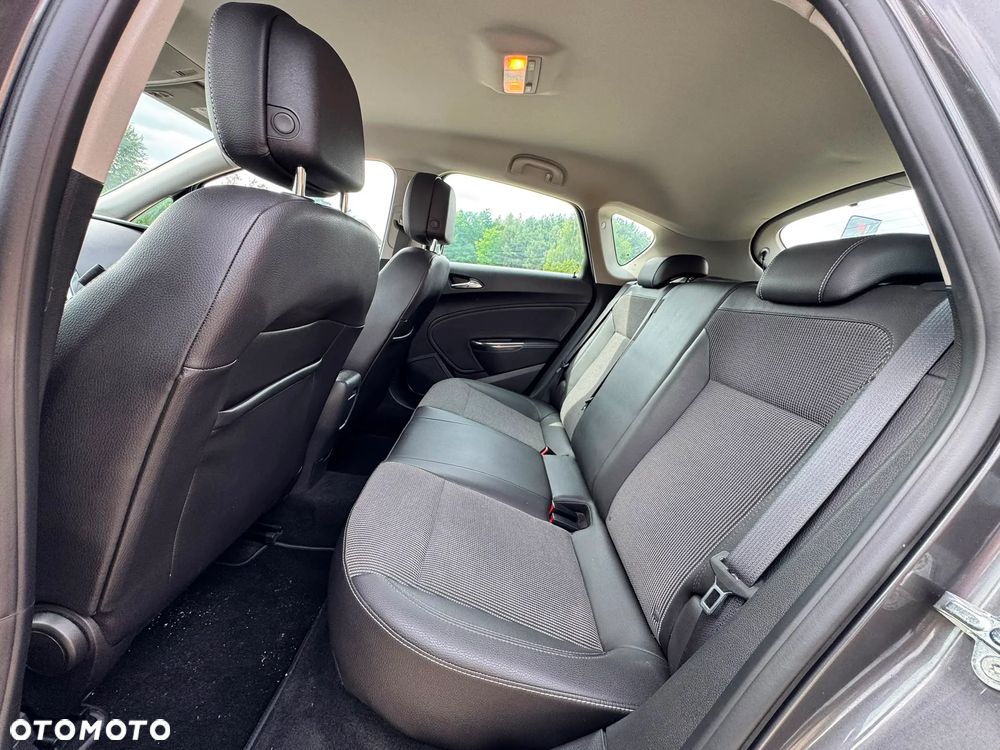 Opel Astra 1.4 Turbo - 23