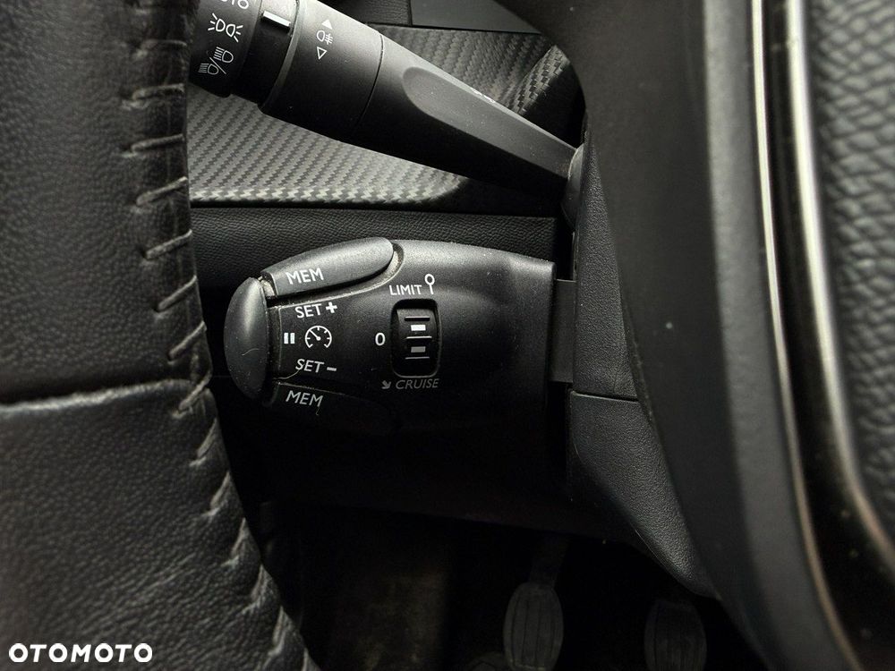 Peugeot 2008 1.5 BlueHDi Allure Pack S&S - 21