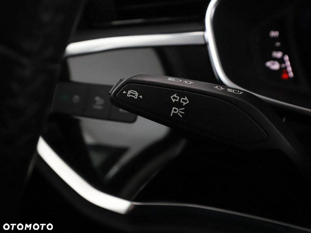 Audi Q3 45 TFSIe S tronic S line - 37