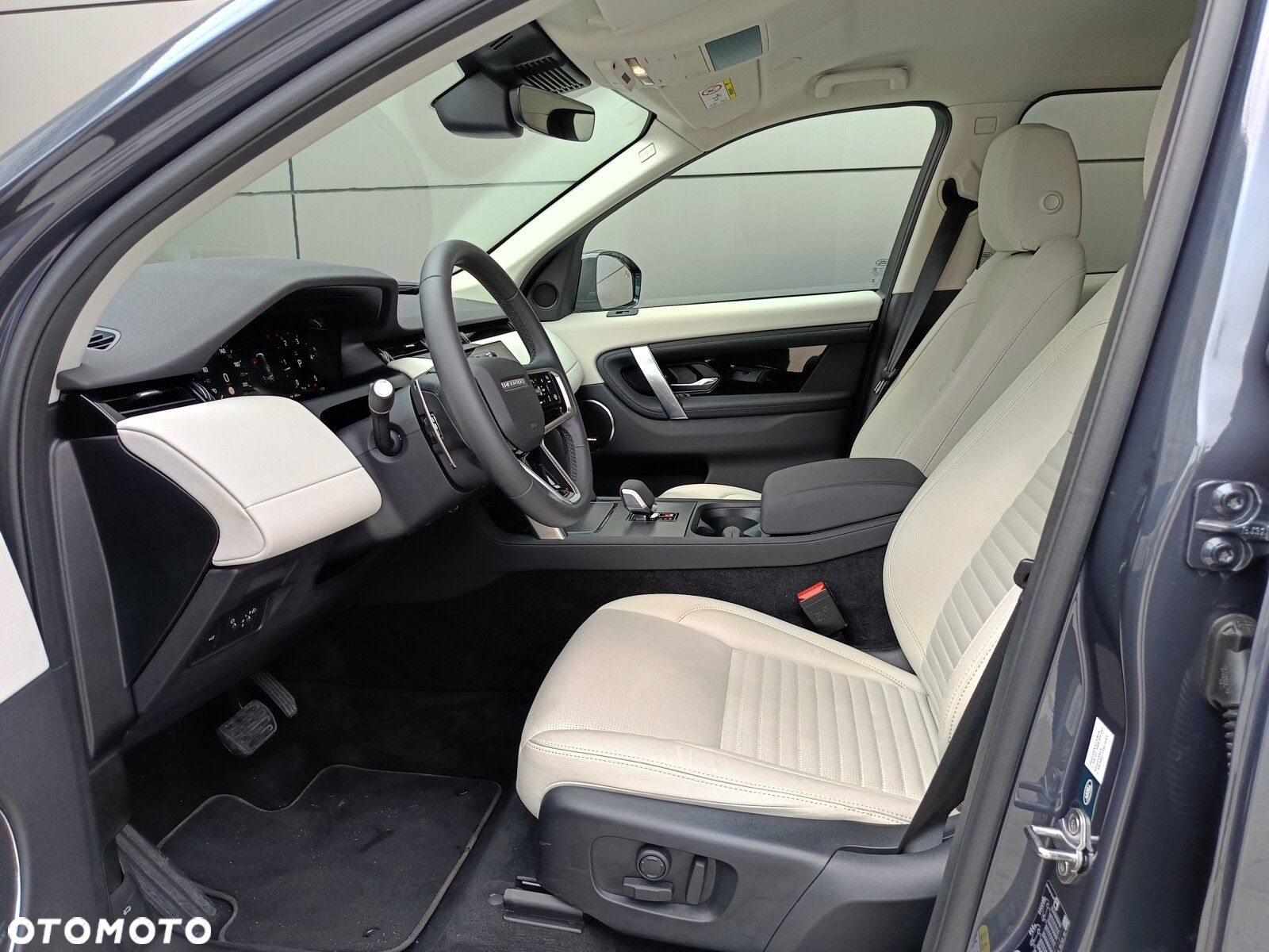 Land Rover Discovery Sport - 10